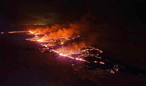 İzlanda''da kayıtlara geçen ''en hızlı magma akıntısını'' gözlemlendi